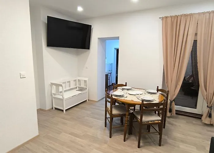 Apartment Ema